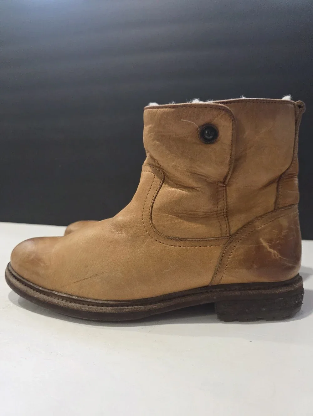 Frye Celia Short Cognac Brown Leather Shearling Lined Moto Lug Sole Boots Sz 8.5